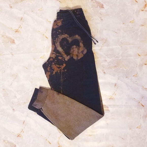 NWT Bleached heart Joggers - Picture 1 of 1